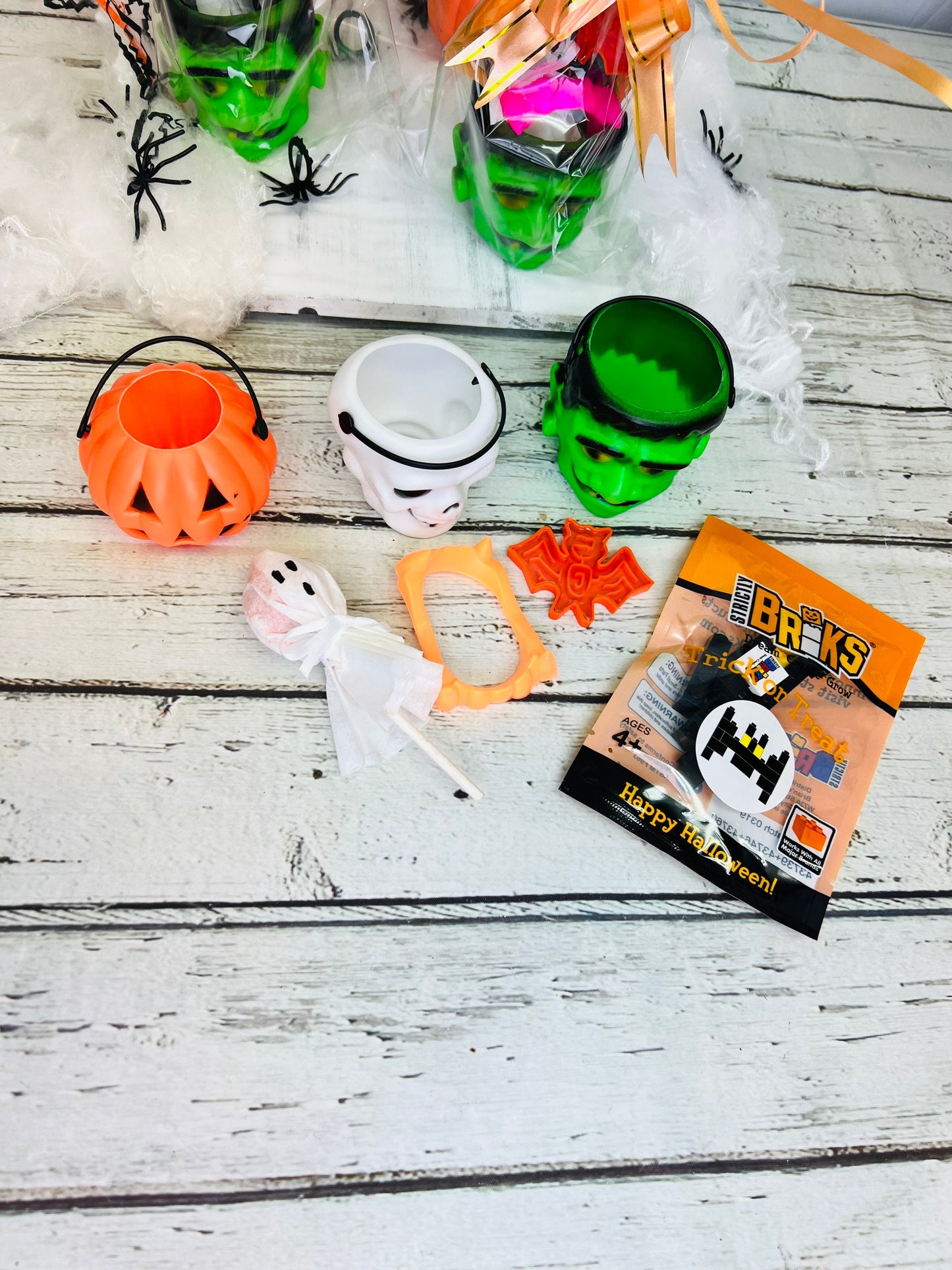 Halloween Trick or Treat Bucket Mini Bucket Kids Halloween Basket Halloween Trick or Treats Halloween Toys Building brick boo bag filler