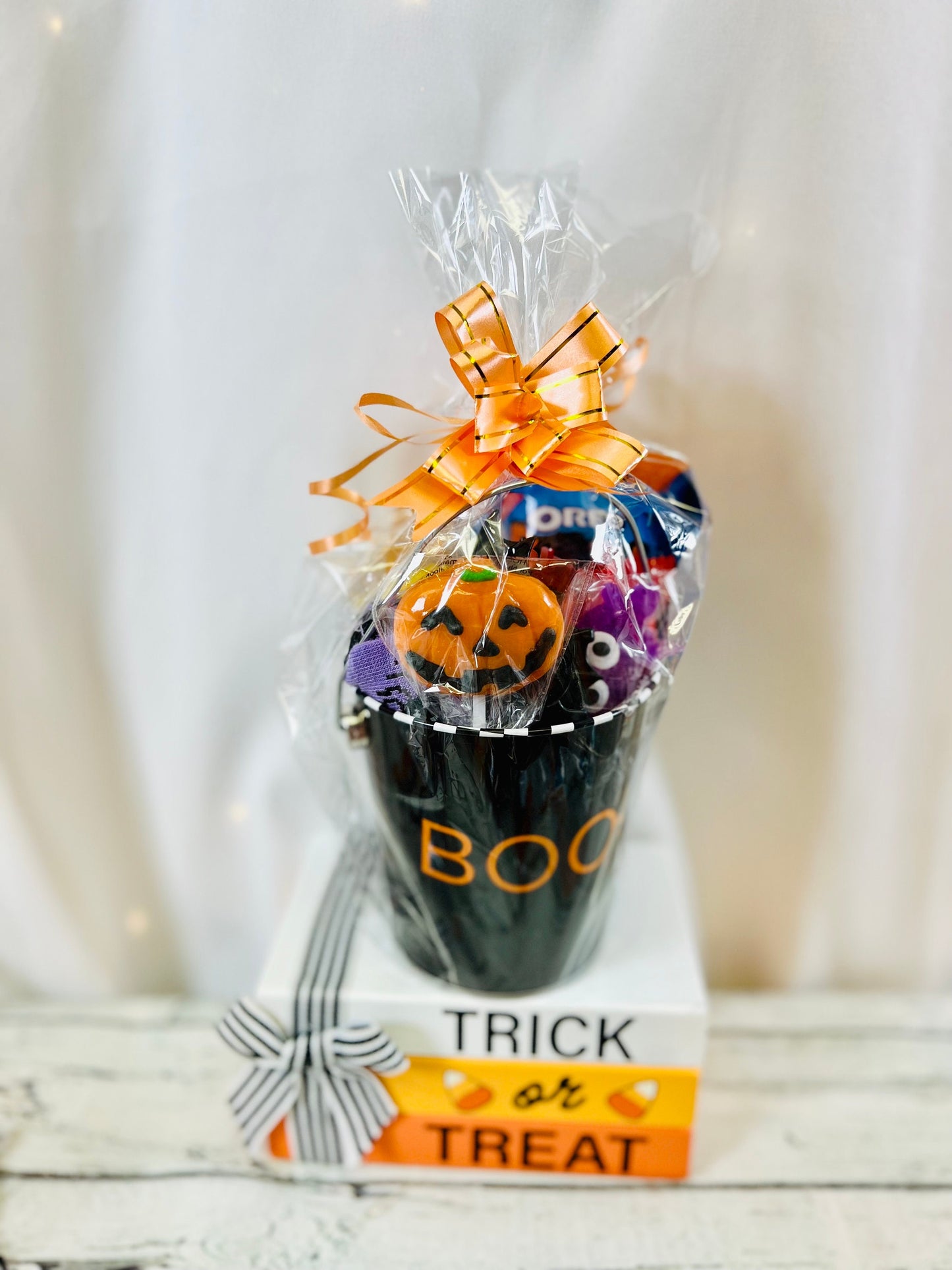 Kids prefilled 4.25" Halloween bucket trick or treat kids Halloween toys Halloween treats Halloween handout boo bag Halloween Party Favor