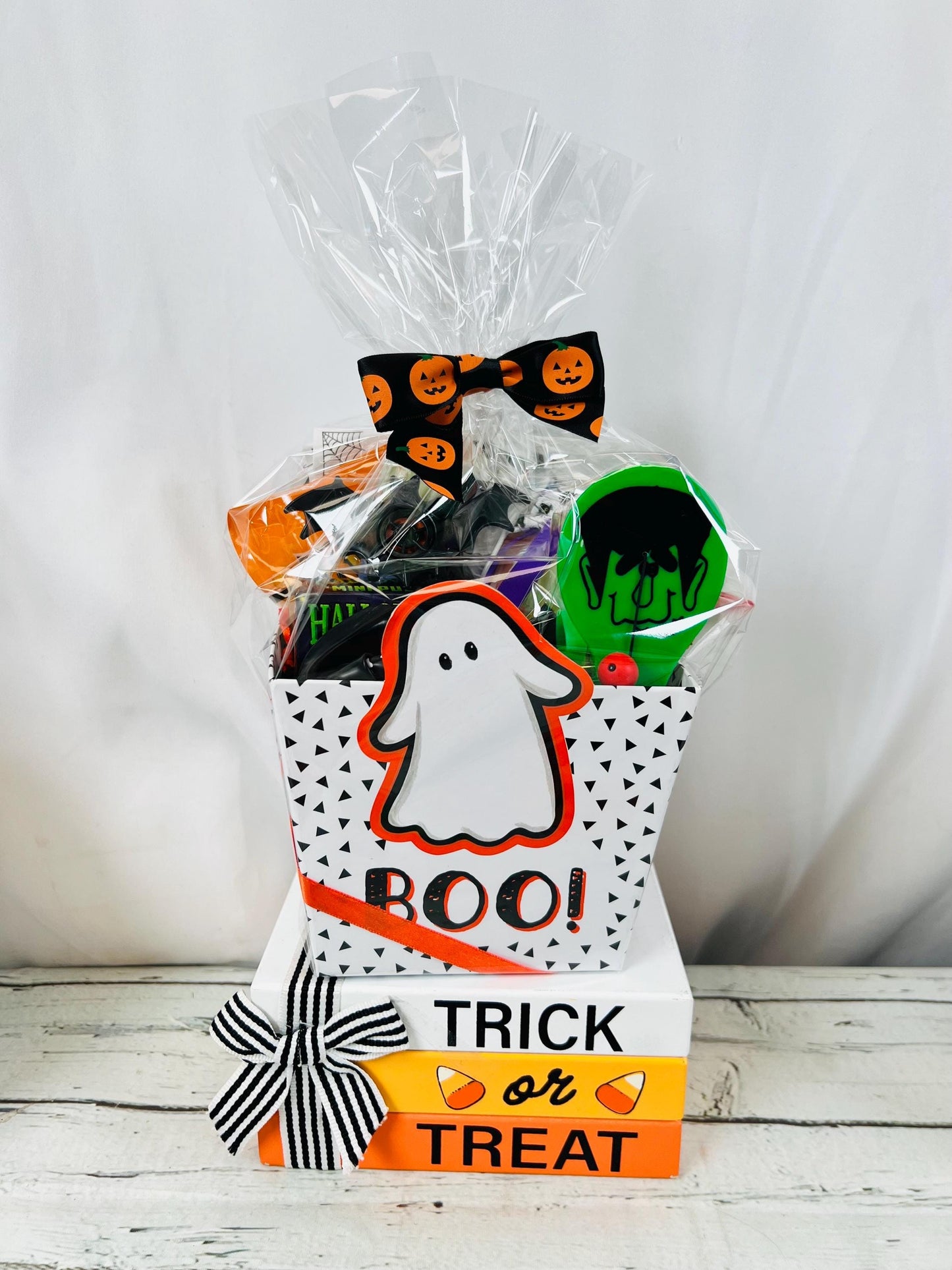 Halloween Boo Bucket for Kids | Halloween Trick or Treat Toys | Kids Halloween Goody Bag | Boo Basket | Kids Halloween Non Candy | 4.5" tall